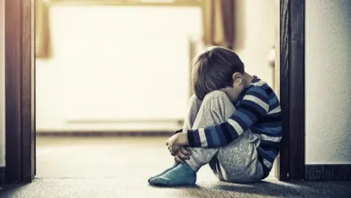 صدمات الطفولة قد تعيد تشكيل الدماغ وتقلل الإحساس بالمتعة