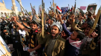 الحوثيون: هاجمنا سفينة سعودية في مضيق باب المندب