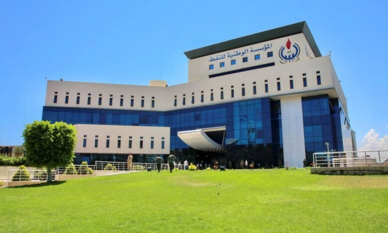 ليبيا.. رئيس المؤسسة الوطنية للنفط يحذر من خطر استهداف المنشآت النفطية على إمدادات الوقود