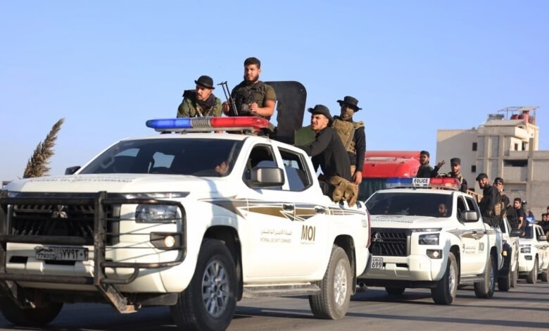 سوريا تتسلم اللواء السابق عادل عيسى من لبنان (صورة)
