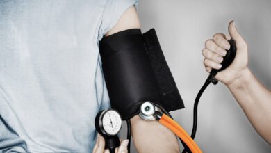 5 عادات يومية ترفع ضغط الدم دون أن تشعر