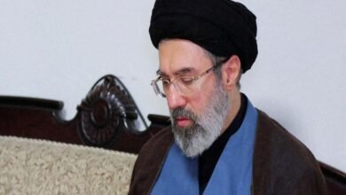 مجتبى خامنئي يذكّر دول الخليج بتصريحات الغرب المهينة