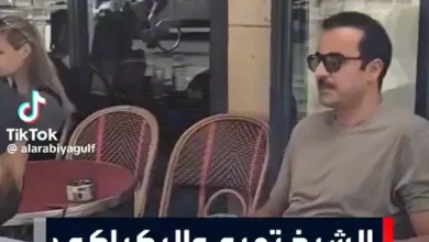 مقطع متداول يظهر أمير قطر داخل أحد مقاهي العاصمة الفرنسية باريس