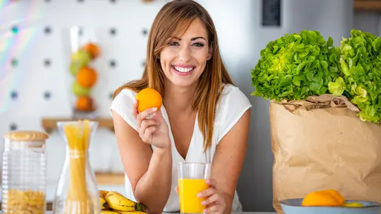 كوب من العصير يومياً يقلل الاكتئاب.. دراسة ترصد تحسن المزاج