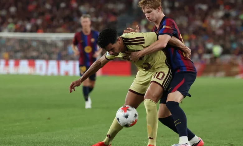 من اللمسة الأولى... منصف بقرار يصنع هدف الأهلي أمام برشلونة (فيديو)