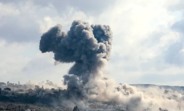 الجيش الإسرائيلي يشنّ غارات جديدة على جنوب لبنان ردّاً على "إطلاق حزب الله مسيّرتَين مفخّختَين في علي الطاهر"