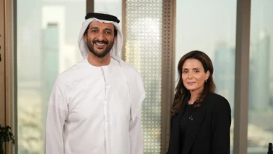 حوار خاص- معالي عبدالله بن طوق المري: الإمارات تحوّل الأزمات إلى فرص وتبني اقتصاداً عماده رفاه الإنسان