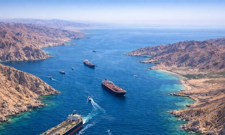 لماذا ستضطر إدارة ترامب إلى قبول فرض رسوم على مضيق هرمز؟