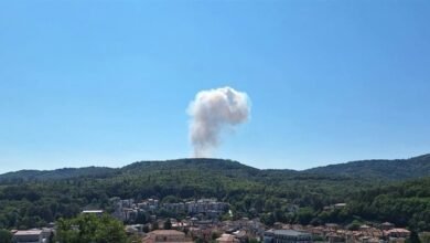 بالفيديو... إنفجار هزّ مصنعاً للذخيرة في بلغاريا
