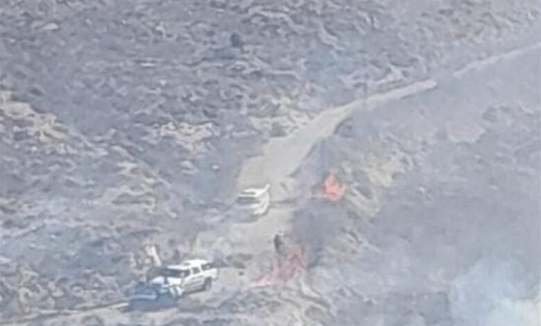 بالصورة.. استهداف سيارة في الجنوب