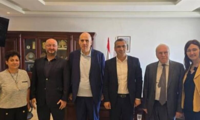 هاني بحث مع وفد المعهد الوطني للكرمة والنبيذ في ازمة تصريف الإنتاج والإستيراد