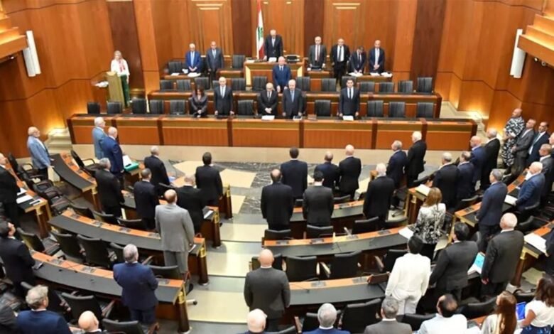 خلاف رئيس الحكومة ووزير الدفاع بشأن العفو العام يفتح ملف الصلاحيات وفصل السلطات