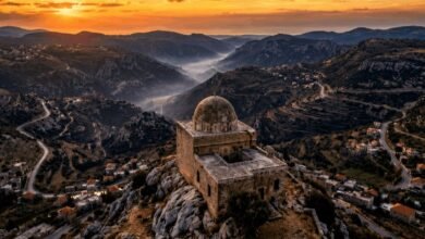 علي الطاهر... أكثر من تلة وأقل من خط بارليف