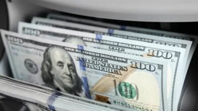 الدولار يترنح مع تراجع احتمالات رفع الفيدرالي للفائدة