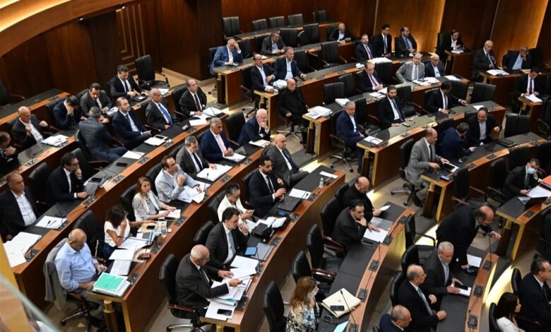 بعد طول انتظار.. البرلمان يقرّ قانون العفو العام ونواب يعلّقون