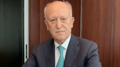 ريفي: محاولة بائسة لتزوير التاريخ