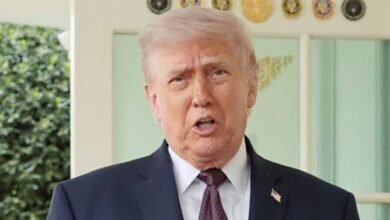 بالصورة... ترامب على متن "ناقلة نفط إيرانيّة"!