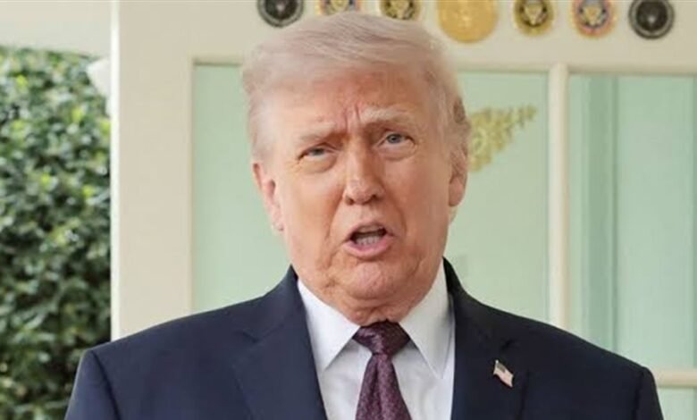 بالصورة... ترامب على متن "ناقلة نفط إيرانيّة"!