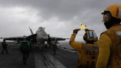 صور من بحر العرب... مقاتلات أميركية تقلع من "يو إس إس جورج إتش دبليو بوش"