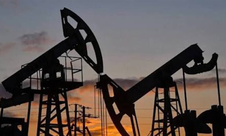 النفط يقفز بأكثر من 1%.. كم بلغ سعر البرميل؟