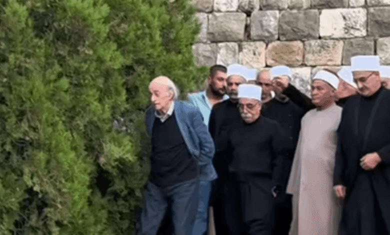 بالفيديو.. جنبلاط يشارك أهالي المختارة في فعالية انتقال السيدة العذراء