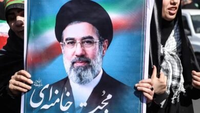 خامنئي الغائب عن الأنظار.. هل يحكم إيران فعلاً أم أن الحرس الثوري يدير البلاد؟
