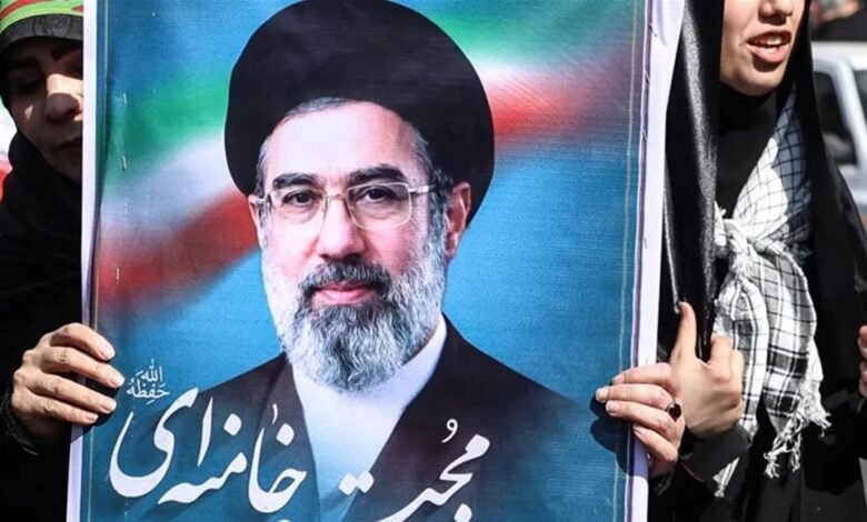 خامنئي الغائب عن الأنظار.. هل يحكم إيران فعلاً أم أن الحرس الثوري يدير البلاد؟