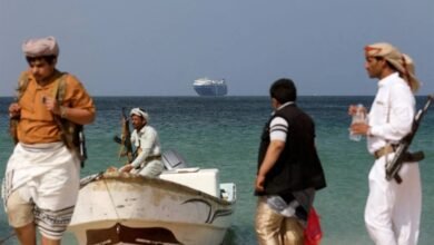 تحركات للحوثيين في البحر الأحمر.. ماذا يجري بين هرمز وباب المندب؟