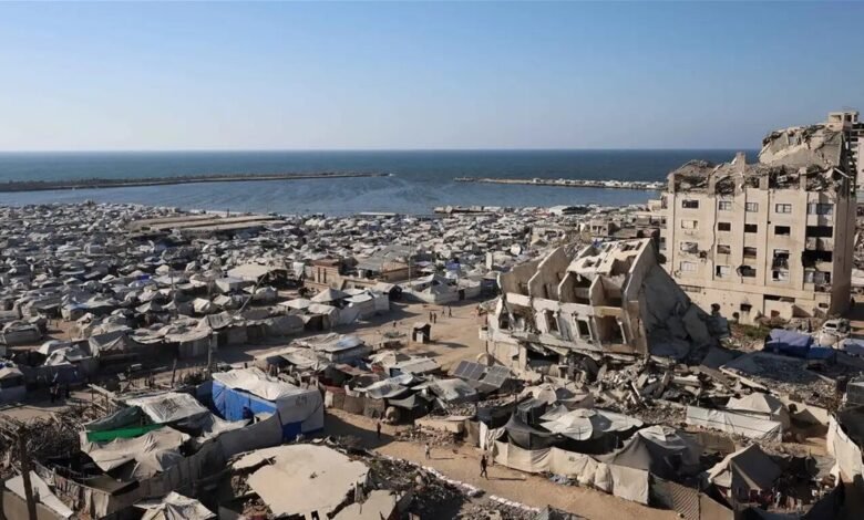 الجيش الإسرائيلي يعلن استهداف قادة من حماس في قصف على غزة