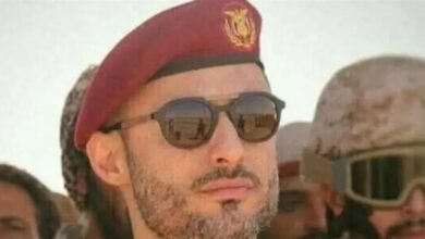 القائد الأعلى للقوات المسلحة اليمنية يُعيّن هاشم الأحمر مستشاراً عسكرياً برتبة فريق