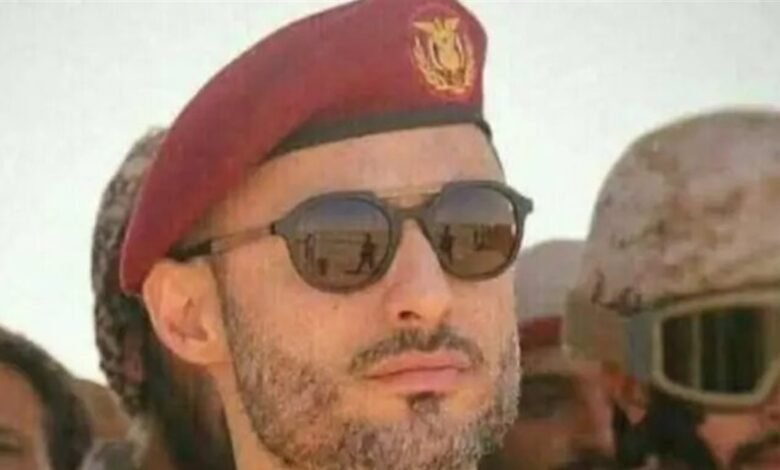 القائد الأعلى للقوات المسلحة اليمنية يُعيّن هاشم الأحمر مستشاراً عسكرياً برتبة فريق