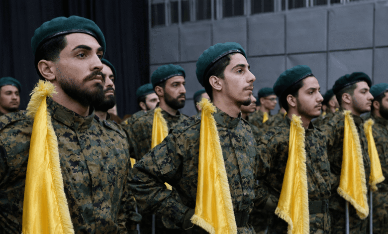 ماذا يجري داخل "حزب الله"؟ خيار مطروحٌ على الطاولة