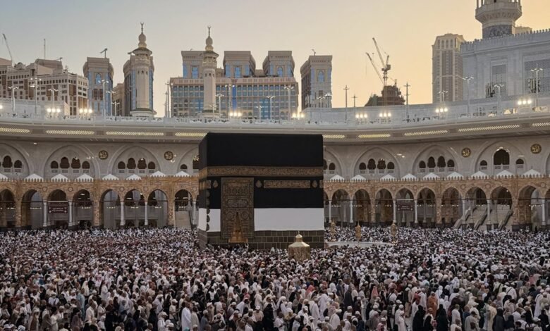 خبر سار للمعتمرين اللبنانيين.. سلام يوافق على تنظيم رحلات العمرة برّاً
