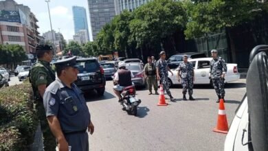 حواجز وإجراءات على الطرقات