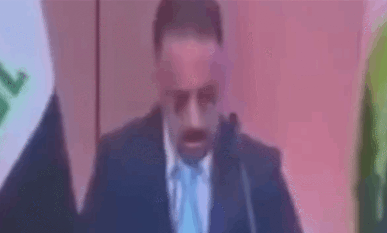 بالفيديو.. مسؤول أغمي عليه خلال إلقاء كلمة