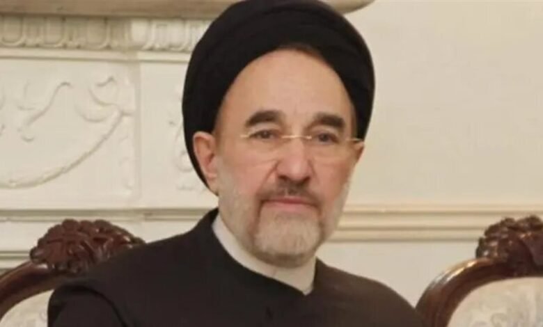 بعد انتقاده القيادة الإيرانية.. خاتمي يلتقي شقيق المرشد