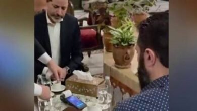 الشرع يدفع فاتورة مطعم بدمشق باستخدام بطاقة "فيزا".. شاهدوا الفيديو