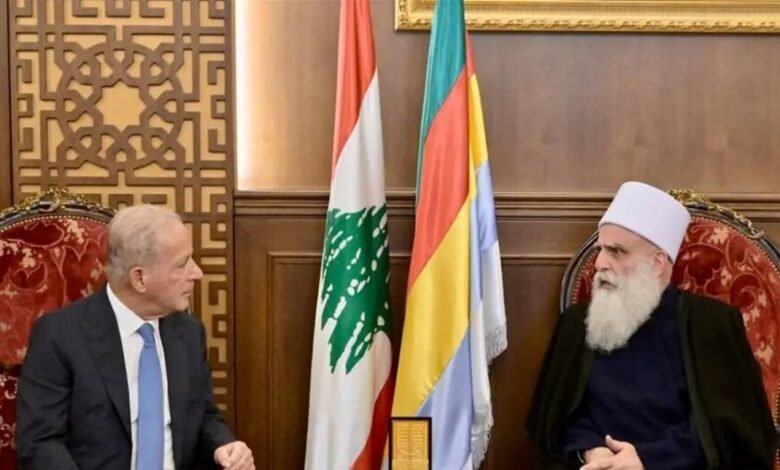 أبي المنى استقبل السفير عيسى لبحث الأوضاع.. وتشديد على حصر السلاح بالدولة