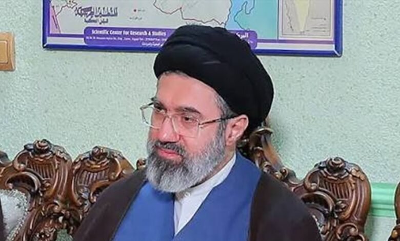 الخامنئي: إنجازات كبيرة للحكومة رغم الحصار.. والمساس بالوحدة الاجتماعية ممنوع قطعا
