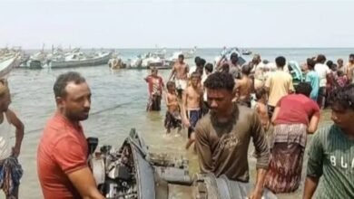 بعد قصف حوثي.. إجلاء 120 صياداً من حنيش في اليمن