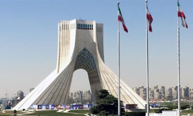 طهران تتعهد بالتصدي للعقوبات الأميركية وتؤكد التمسك بالدبلوماسية
