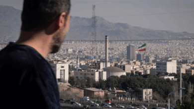 مع تعمق الحرب وتصاعد العقوبات .. صعوبات تواجهها إيران