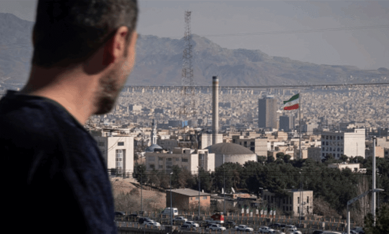 مع تعمق الحرب وتصاعد العقوبات .. صعوبات تواجهها إيران