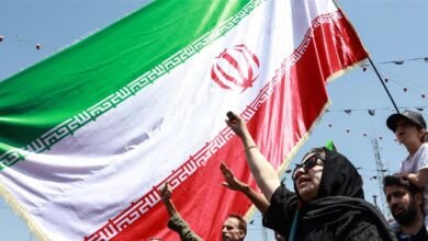 الخطر يقترب من قلب "نظام إيران".. هل تُشعل العقوبات انتفاضة كبرى؟