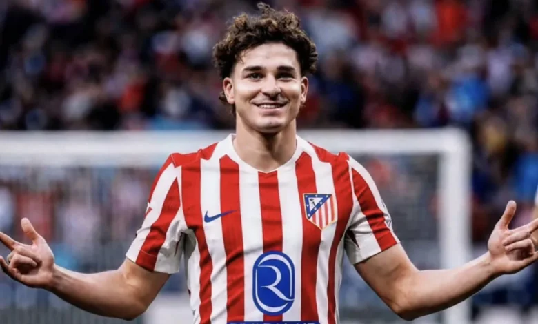 هل حسم جوليان ألفاريز مستقبله بين أتلتيكو مدريد وبرشلونة؟