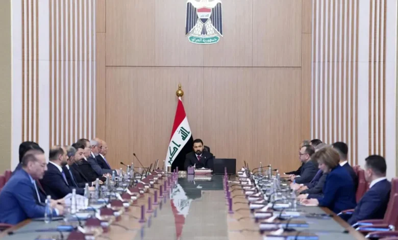 100 يوم على حكومة الزيدي: اقتصاد العراق أمام اختبار هرمز والنفط والسيولة