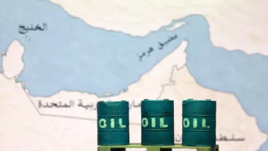النفط إلى أعلى مستوياته منذ 3 أسابيع مع زيادة التوترات بالشرق الأوسط