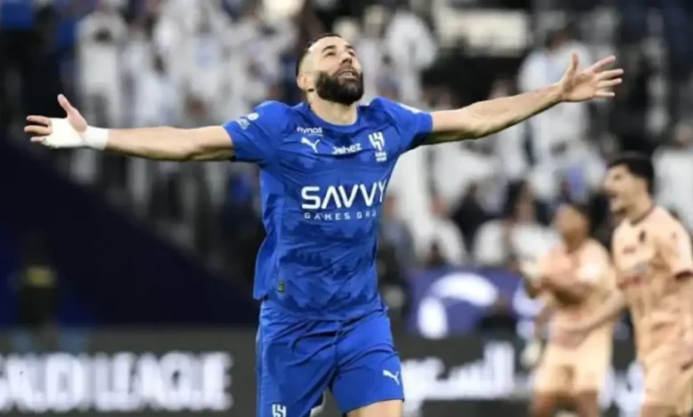رحيل بنزيما قد يكلف الهلال الملايين... كم يبلغ راتبه؟