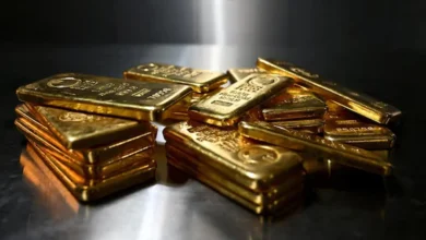 ارتفاع الذهب بعد تراجع الدولار وترقبٌ لتعليقات وارش