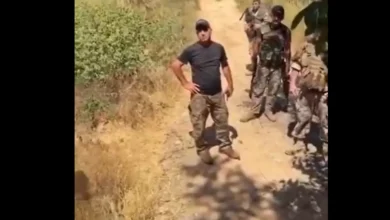 "نحن إخوة وعدونا واحد"... ماذا دار بين ضابطين سوري ولبناني على الحدود؟